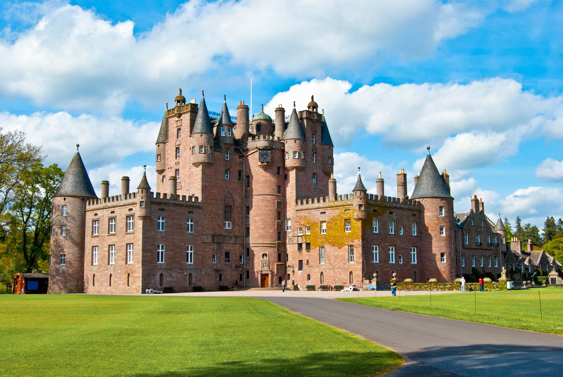 Glamis Castle
Most beautiful castles Scotland