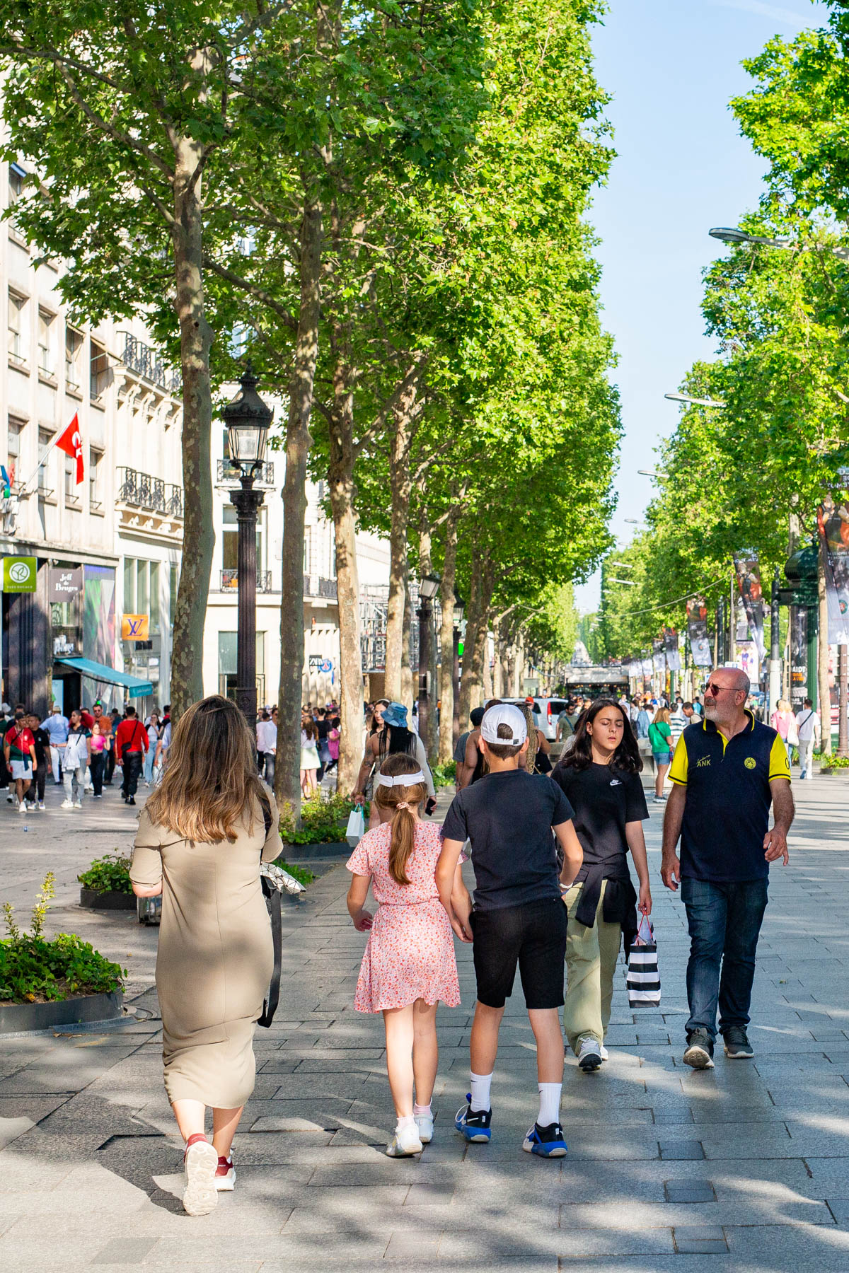 Champs Elysees Free things to do Paris