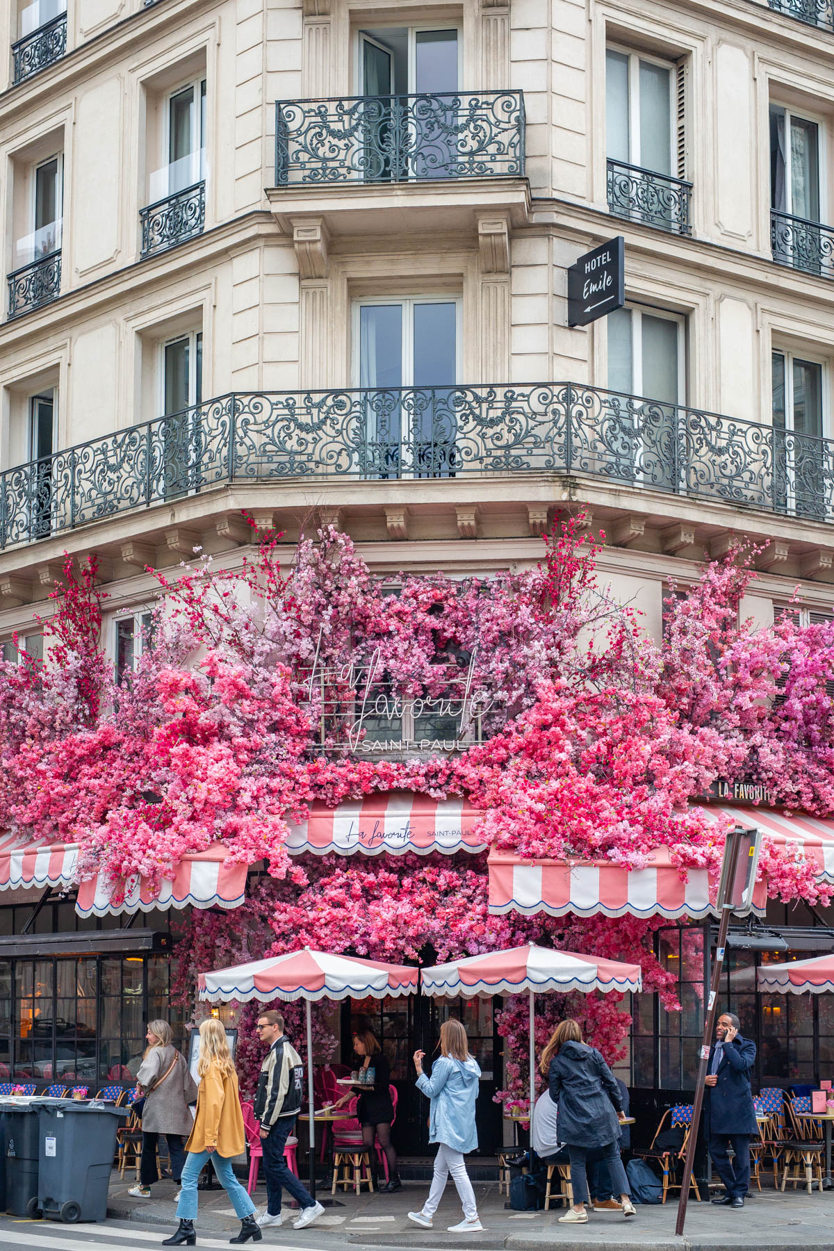 Le Marais neighborhood Cafe, Paris